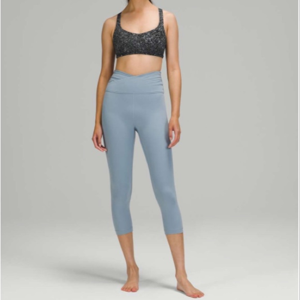 Lululemon Free to Be Bra Wild *Light Support Topography Rhino Grey Multi Size 2 - Picture 2 of 4